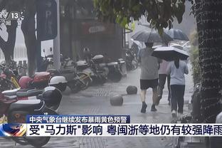 记者：金玟哉今日回归拜仁训练，诺伊尔继续缺席